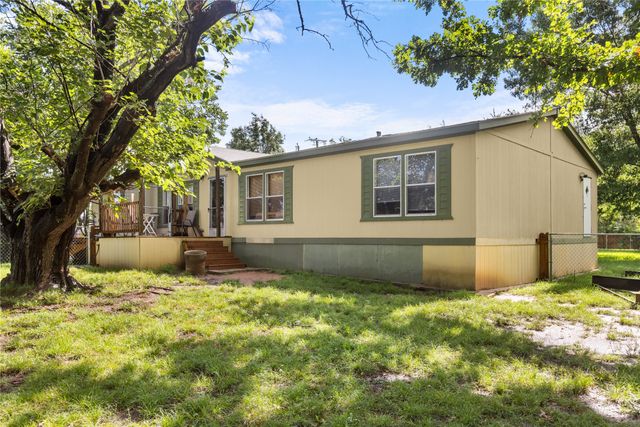830 Pearce Drive, Pottsboro, TX 75076