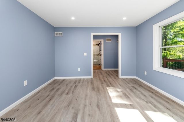 14 Maine Rd, West Milford Twp., NJ 07421