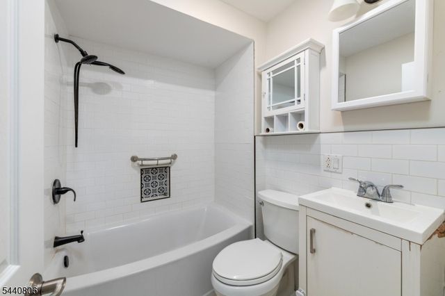 14 Maine Rd, West Milford Twp., NJ 07421