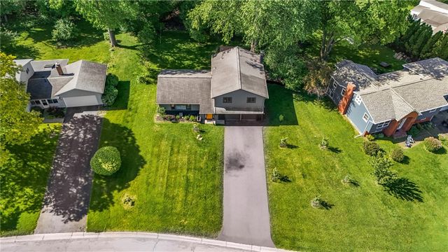 100 Hibiscus Dr, Brighton, NY 14618