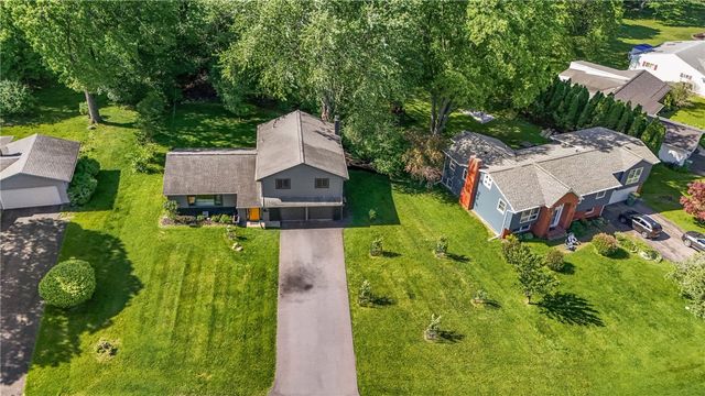 100 Hibiscus Dr, Brighton, NY 14618