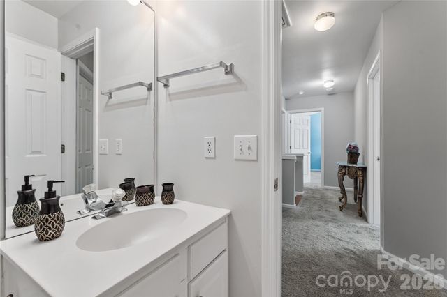 2723 Old Ironside Drive, Charlotte, NC 28213