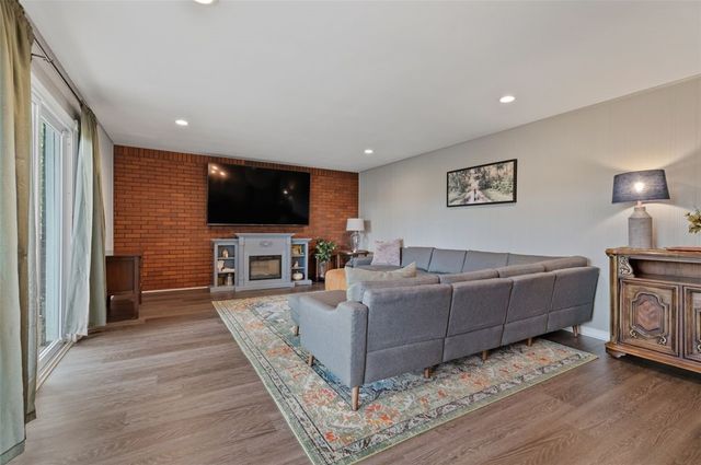 114 Hodil Ter, Indiana Twp, PA 15238