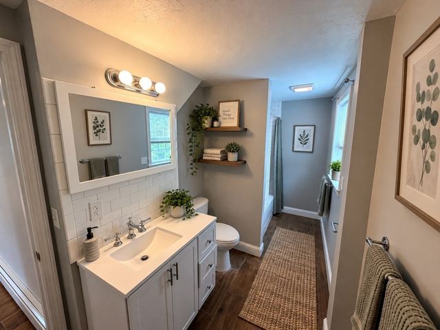 11 High Street 1, Hudson, MA 01749