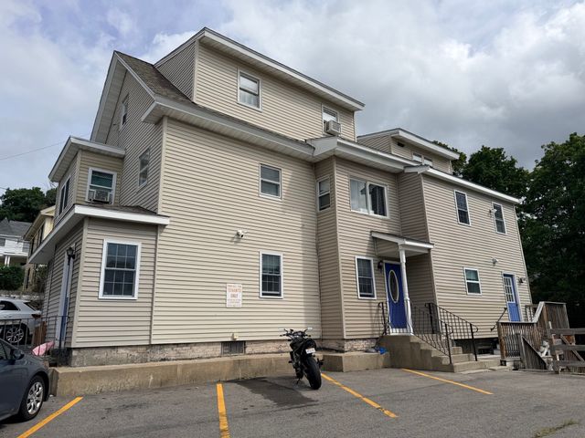 11 High Street 1, Hudson, MA 01749