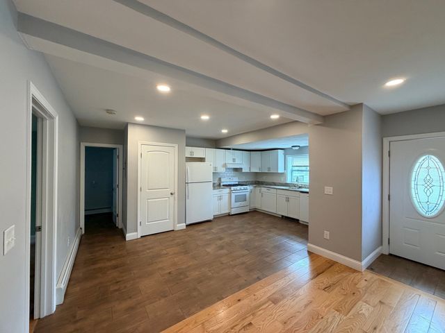 11 High Street 1, Hudson, MA 01749