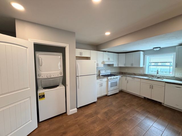 11 High Street 1, Hudson, MA 01749