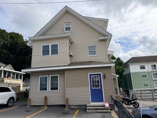 11 High Street 1, Hudson, MA 01749