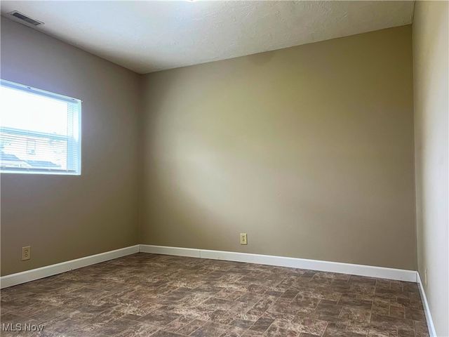 211 N Saint Clairsville Road, Port Washington, OH 43837