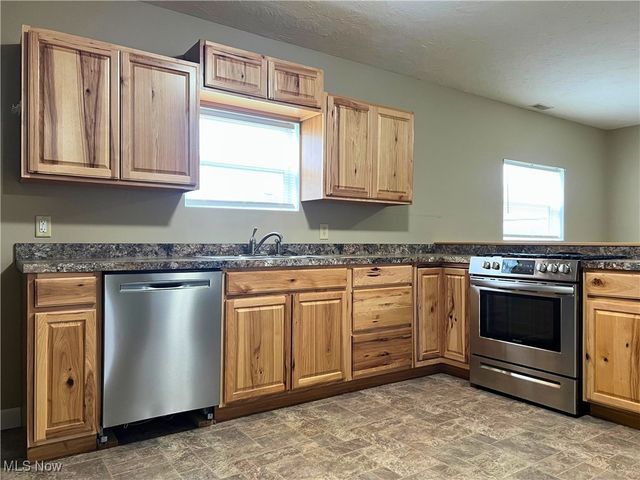 211 N Saint Clairsville Road, Port Washington, OH 43837