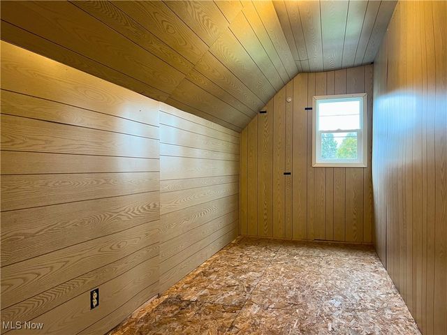 211 N Saint Clairsville Road, Port Washington, OH 43837