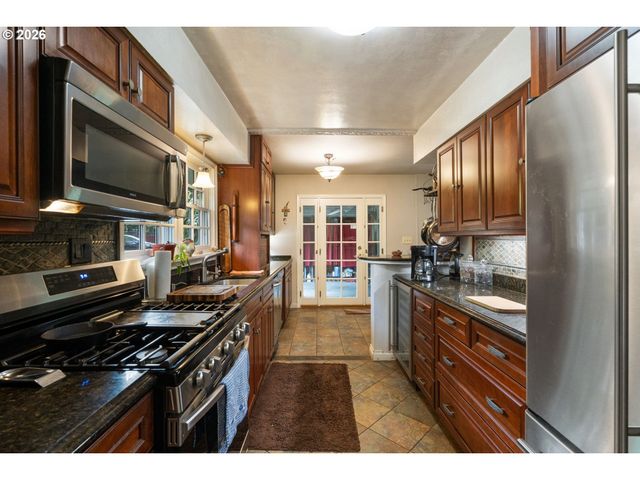 12215 Sw 60TH Ave, Portland, OR 97219