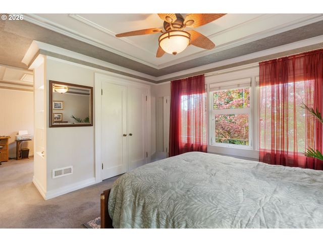 12215 Sw 60TH Ave, Portland, OR 97219