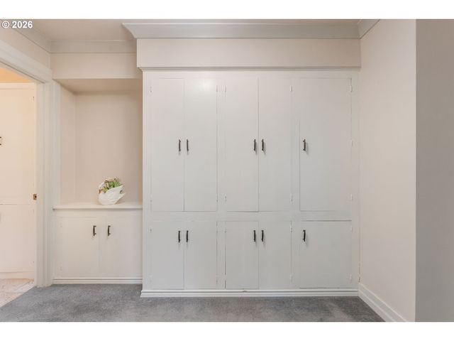 12215 Sw 60TH Ave, Portland, OR 97219