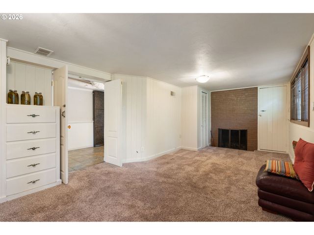 12215 Sw 60TH Ave, Portland, OR 97219