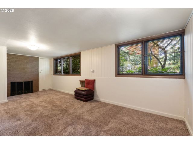 12215 Sw 60TH Ave, Portland, OR 97219