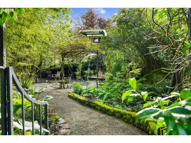 12215 Sw 60TH Ave, Portland, OR 97219