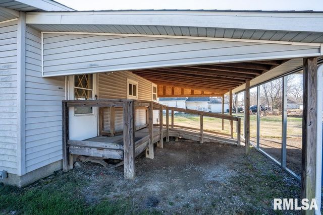 803 S Cockrum Street, Sesser, IL 62884