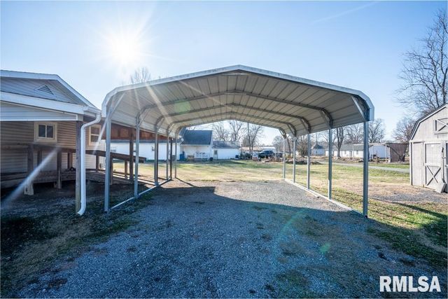 803 S Cockrum Street, Sesser, IL 62884