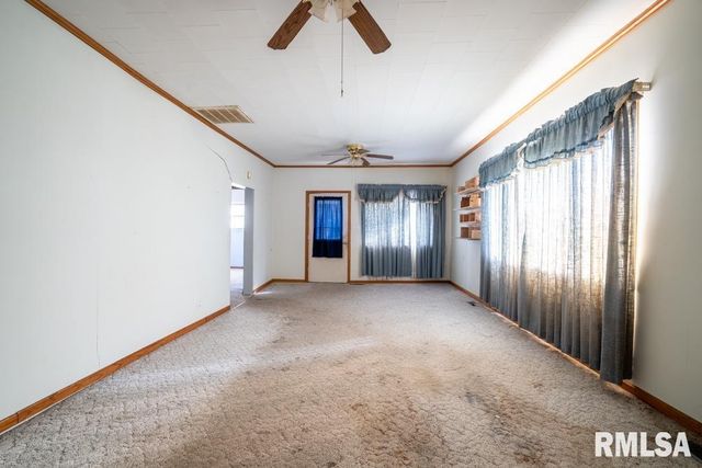 803 S Cockrum Street, Sesser, IL 62884