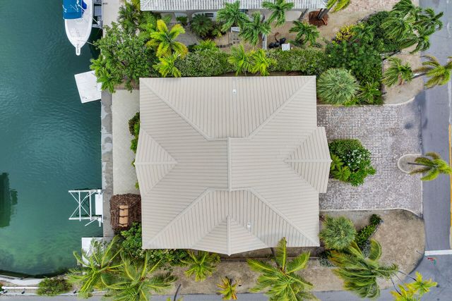 860 Lagoon Drive, Summerland Key, FL 33042