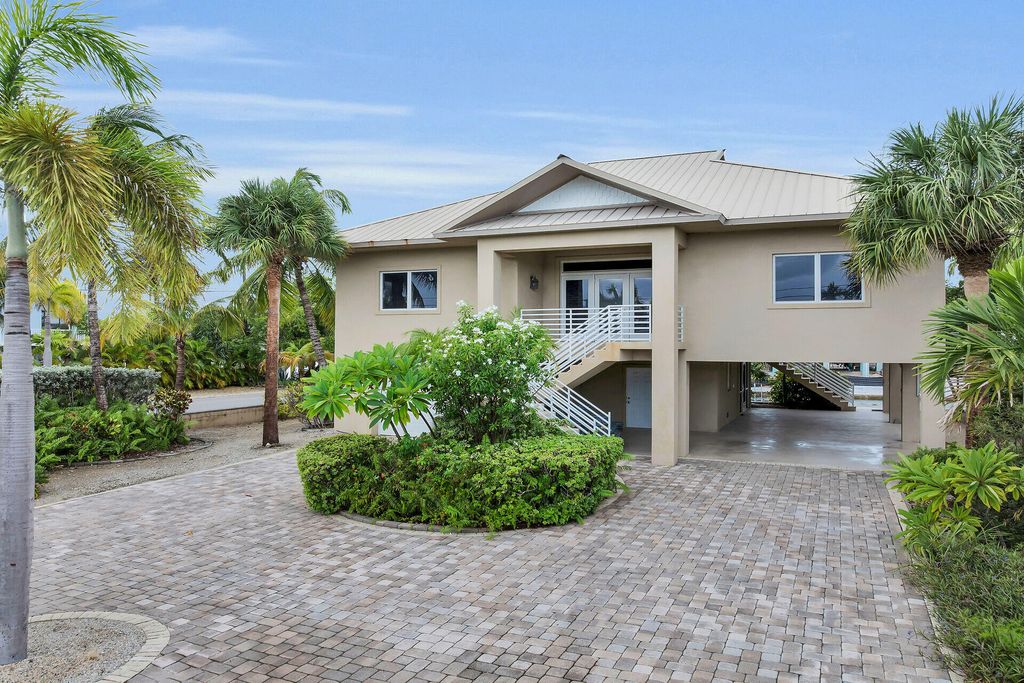 860 Lagoon Drive, Summerland Key, FL 33042
