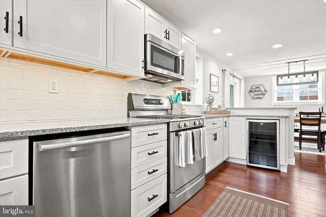 19 NEWINGTON DR, Hatboro, PA 19040