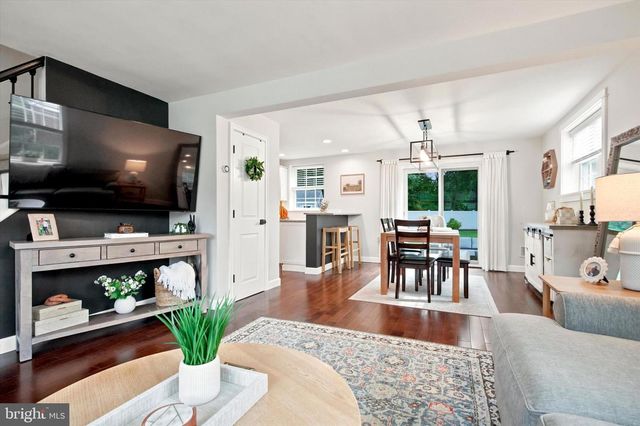 19 NEWINGTON DR, Hatboro, PA 19040