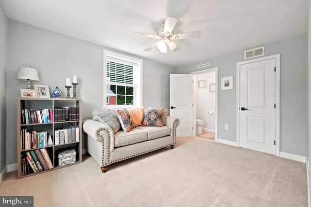 19 NEWINGTON DR, Hatboro, PA 19040
