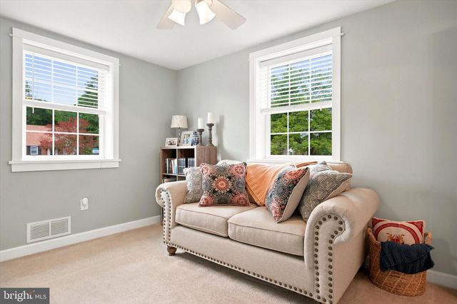 19 NEWINGTON DR, Hatboro, PA 19040