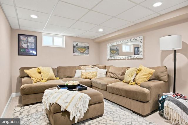 19 NEWINGTON DR, Hatboro, PA 19040