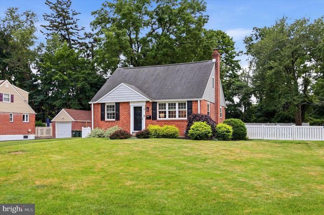 19 NEWINGTON DR, Hatboro, PA 19040