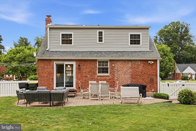 19 NEWINGTON DR, Hatboro, PA 19040