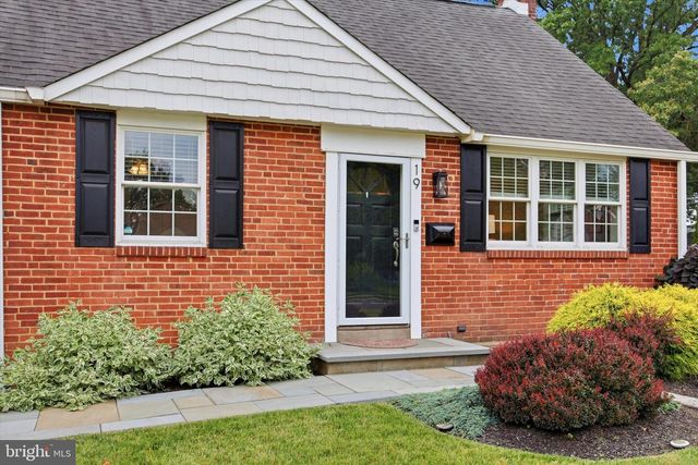 19 NEWINGTON DR, Hatboro, PA 19040