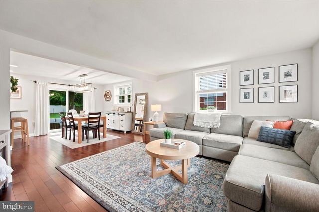 19 NEWINGTON DR, Hatboro, PA 19040