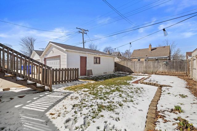 7536 28th AVENUE, Kenosha, WI 53143