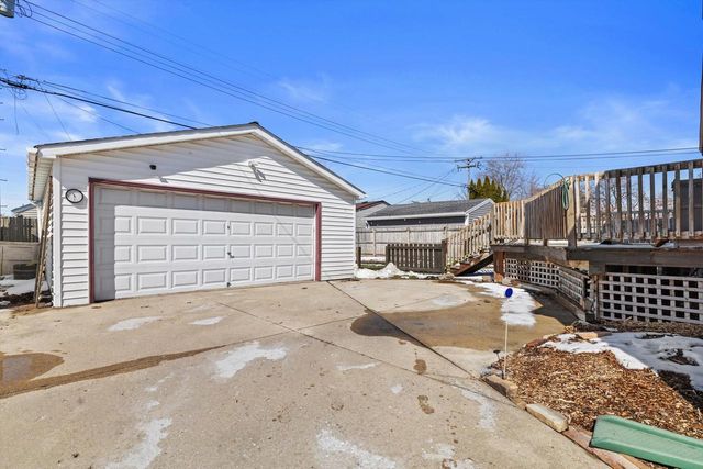 7536 28th AVENUE, Kenosha, WI 53143