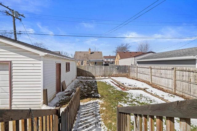 7536 28th AVENUE, Kenosha, WI 53143