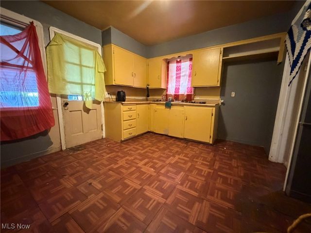 15915 Cloverside Avenue, Cleveland, OH 44128