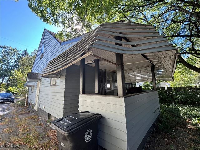 15915 Cloverside Avenue, Cleveland, OH 44128