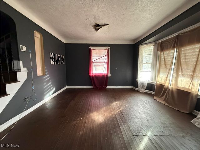 15915 Cloverside Avenue, Cleveland, OH 44128