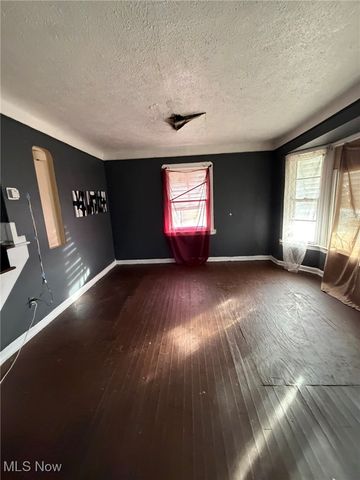 15915 Cloverside Avenue, Cleveland, OH 44128