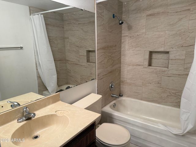 8823 N 8TH Street 101, Phoenix, AZ 85020