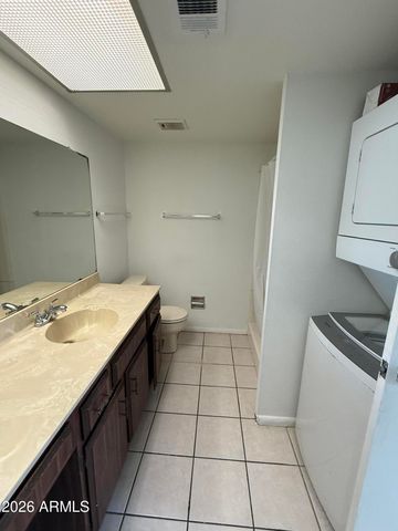 8823 N 8TH Street 101, Phoenix, AZ 85020