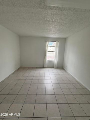 8823 N 8TH Street 101, Phoenix, AZ 85020