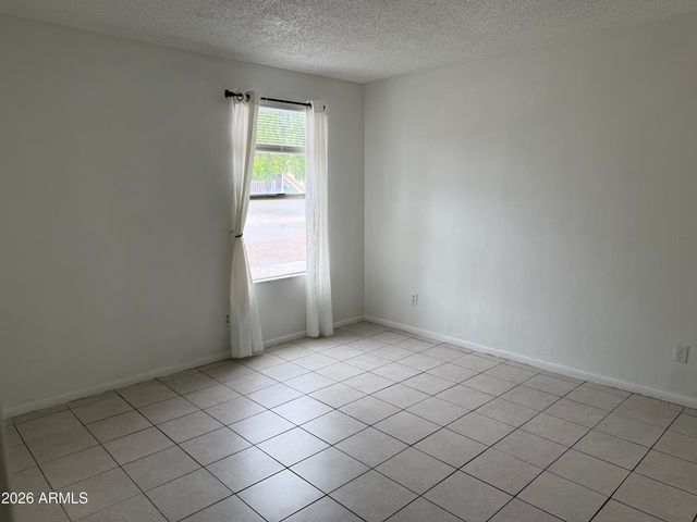 8823 N 8TH Street 101, Phoenix, AZ 85020