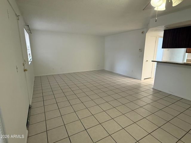 8823 N 8TH Street 101, Phoenix, AZ 85020