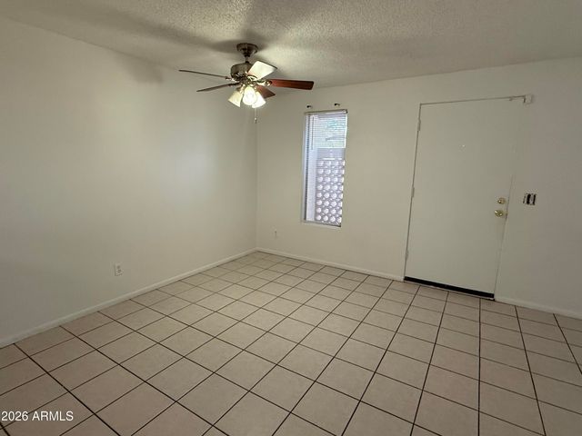 8823 N 8TH Street 101, Phoenix, AZ 85020
