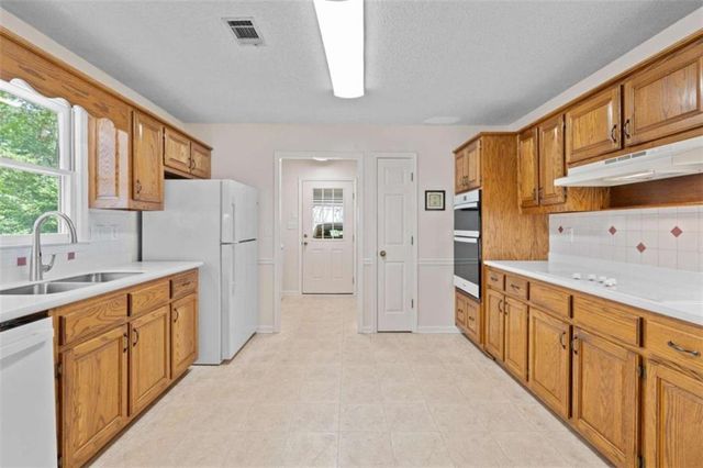 345 Lakefront Drive, Mcdonough, GA 30253