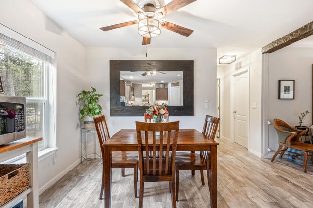 53740 Pradera Place, La Pine, OR 97739